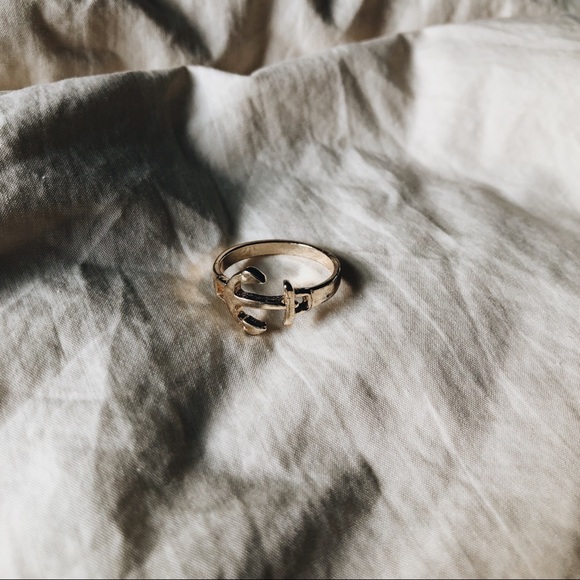 Gold Anchor Ring - Picture 2 of 2